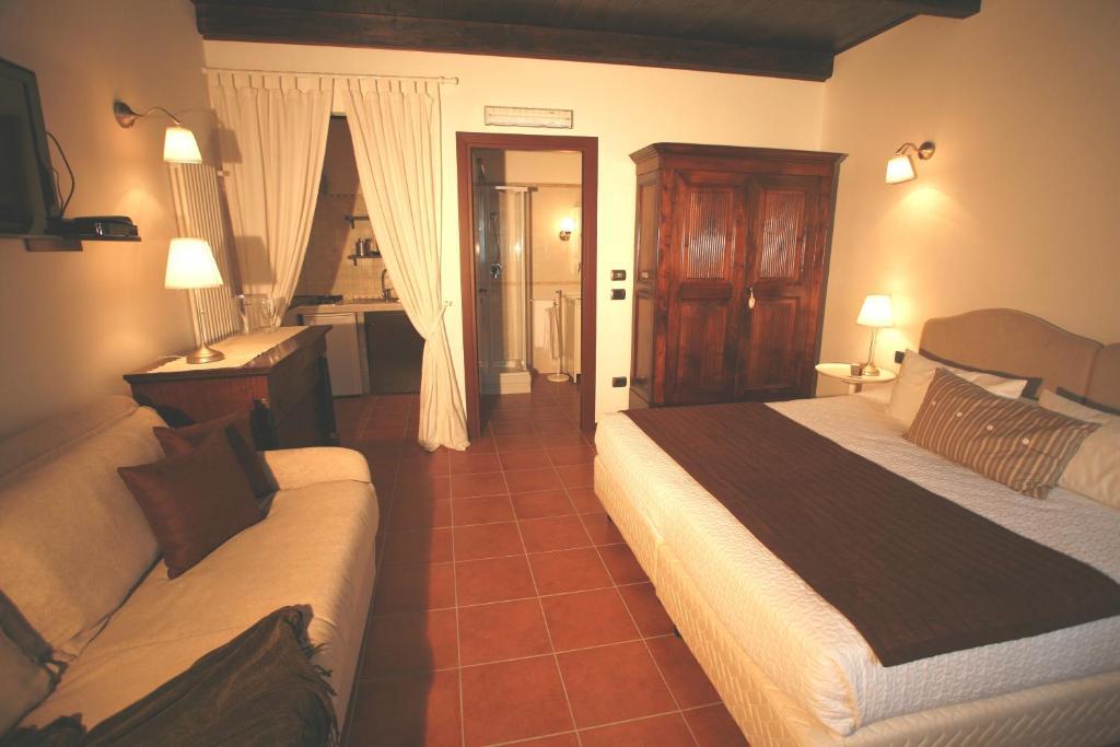 La Maragliana Castel Rocchero Room photo