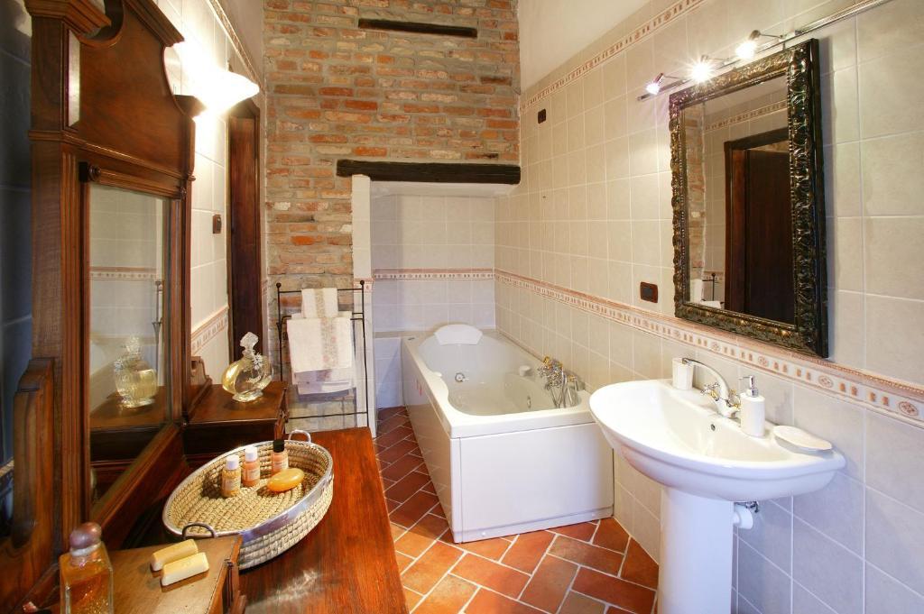 La Maragliana Castel Rocchero Room photo