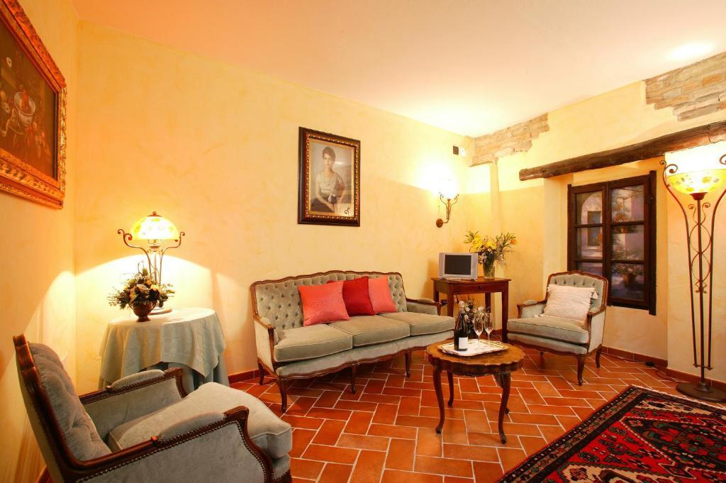 La Maragliana Castel Rocchero Room photo